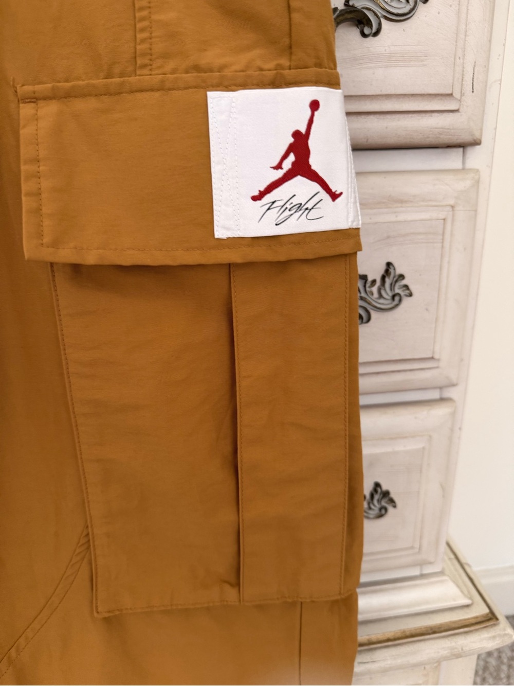 NWT JORDAN Men’s flight Woven Pocket Sports in Mustard - Picture 4 of 8